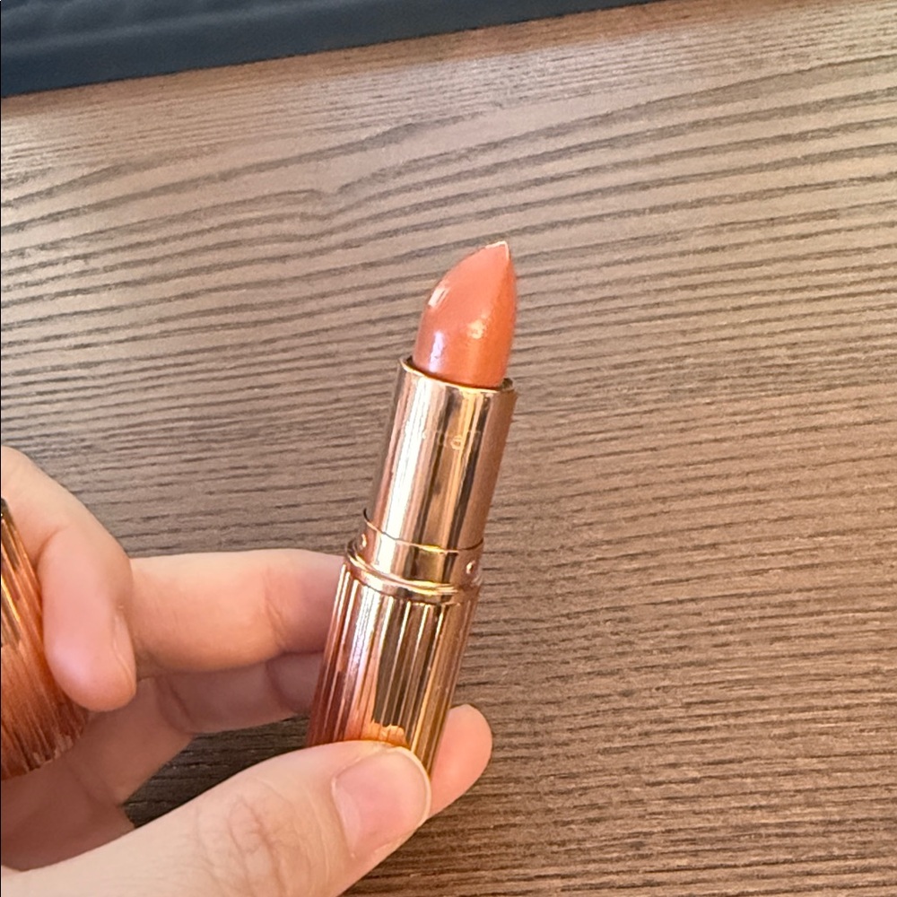 Charlotte Tilbury - stoned rose
